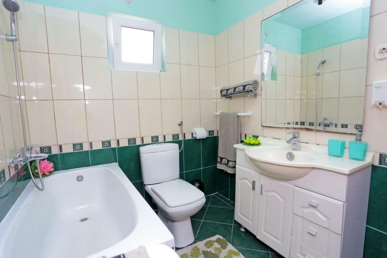 Apartment Tropic Stobrec สปลิท ภายนอก รูปภาพ
